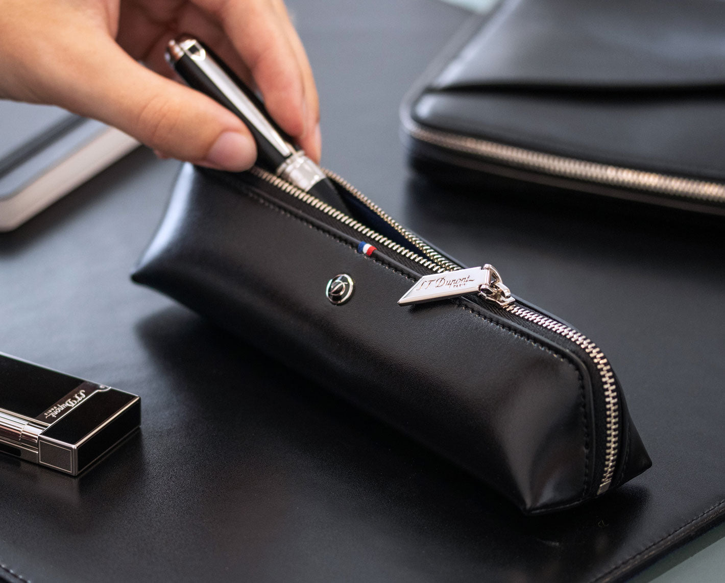 Croco Dandy black zippered mini case – Leather Goods | S.T.